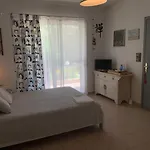 Apartament Efi's *