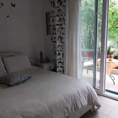 Efi's Apartament *