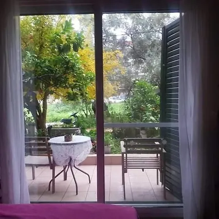 Efi's Лефкада